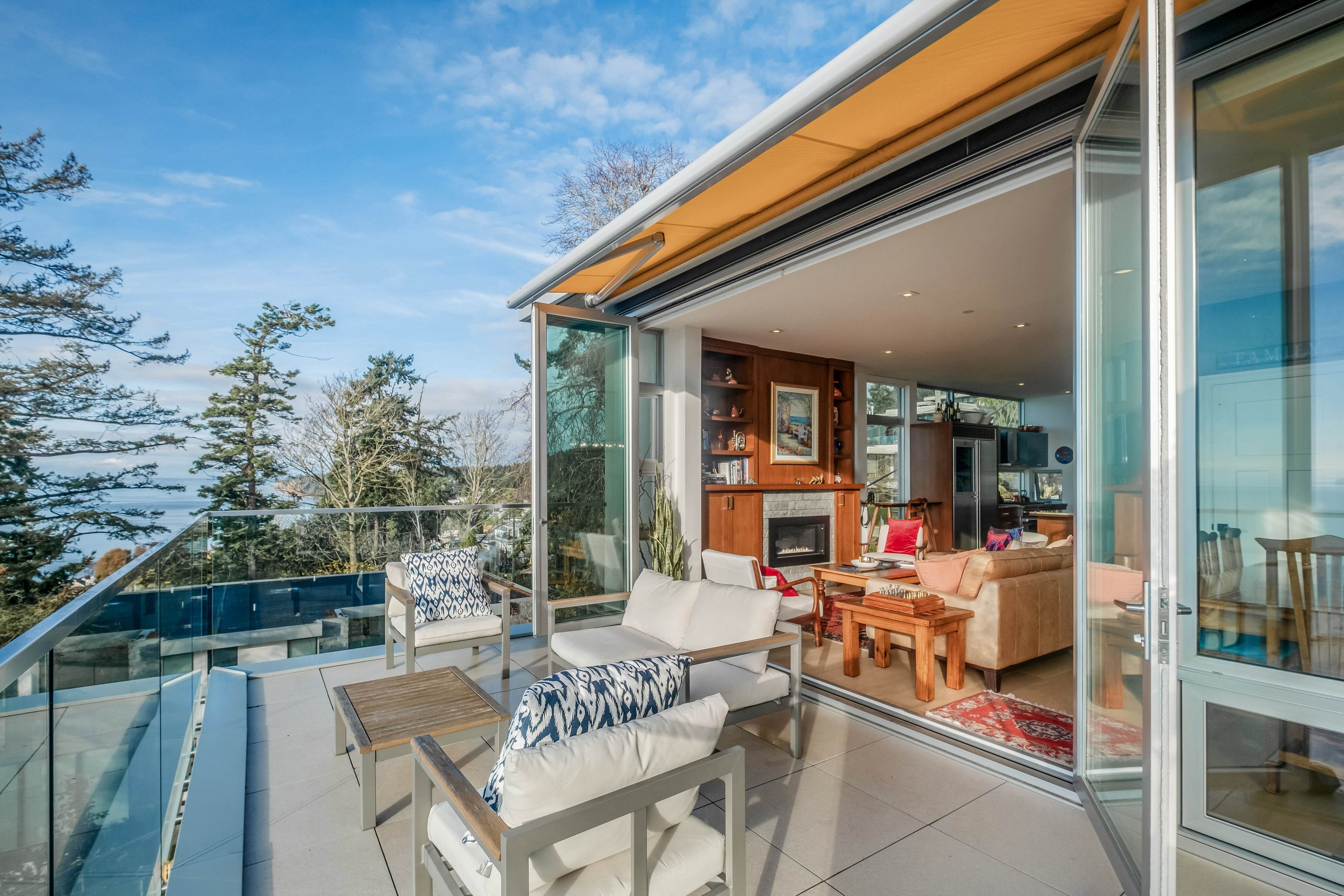 15046 Buena Vista Avenue